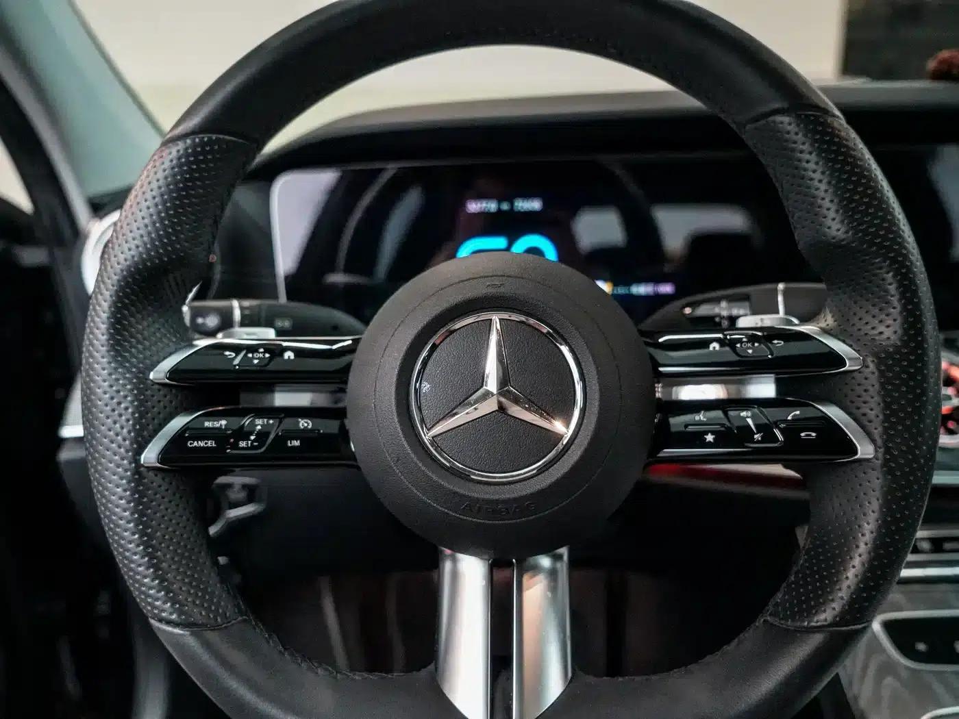 Mercedes-Benz E-Class PHEV 2021 E 350 e L Plug-in Hybrid Sedan — миниатюра 8
