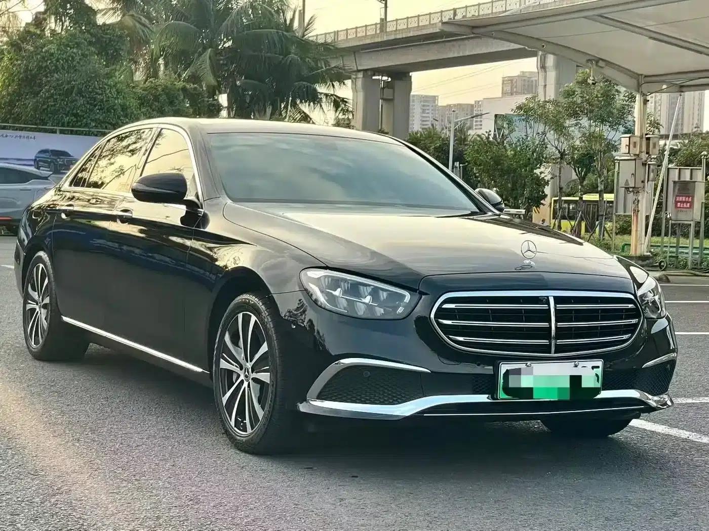 Mercedes-Benz E-Class PHEV 2022 Facelift E 350 e L Plug-in Hybrid Sedan — миниатюра 3
