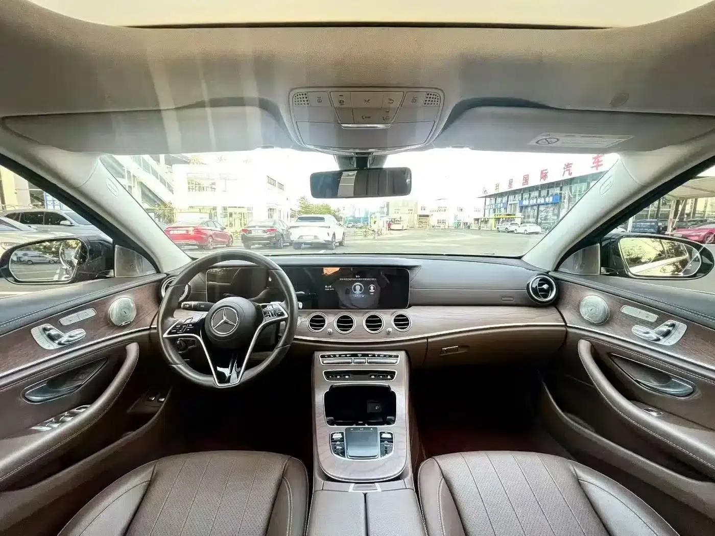 Mercedes-Benz E-Class PHEV 2022 Facelift E 350 e L Plug-in Hybrid Sedan — миниатюра 5