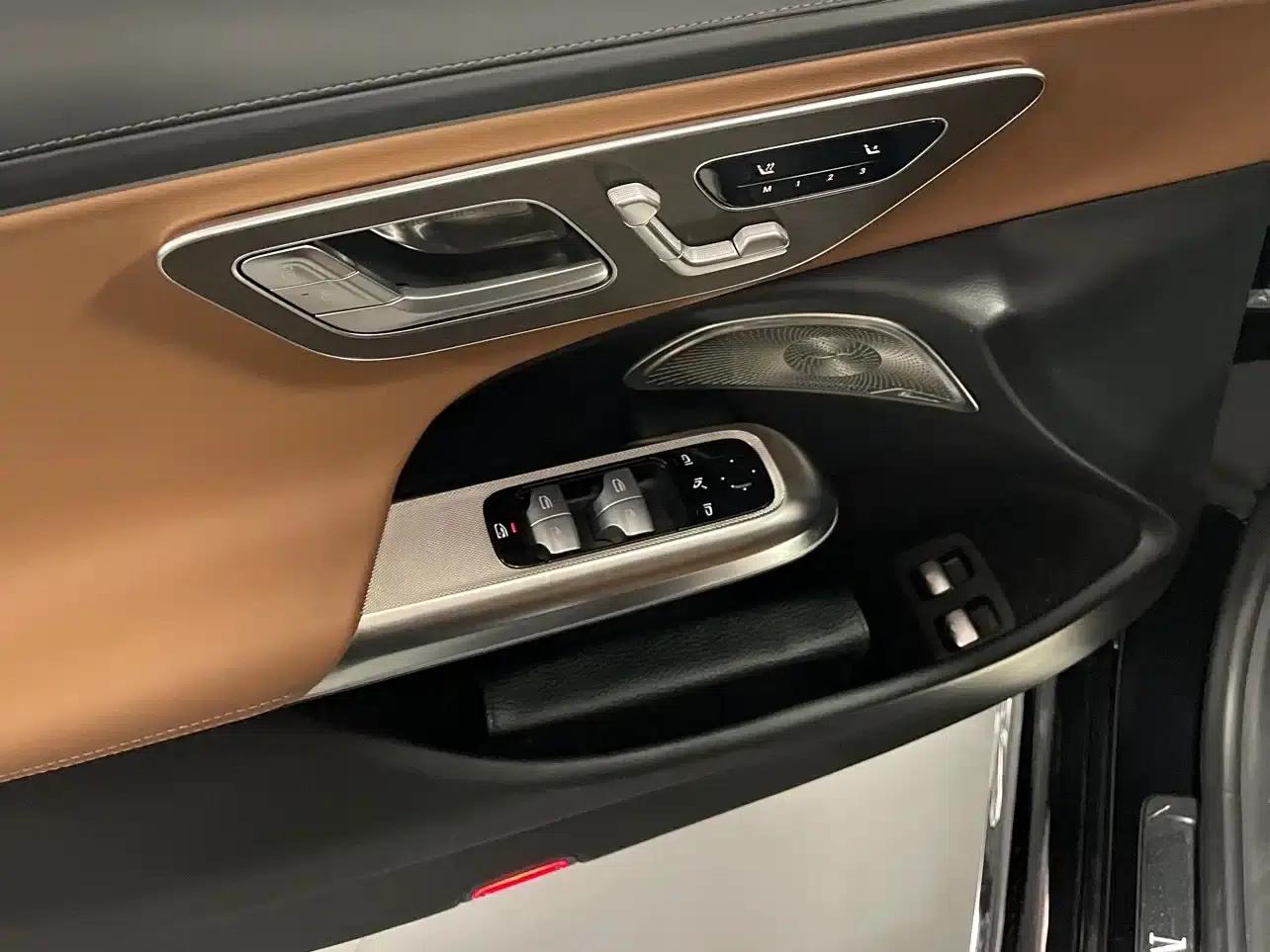 Mercedes-Benz E-Class PHEV 2024 E 350 e L Plug-in Hybrid Sedan — миниатюра 13