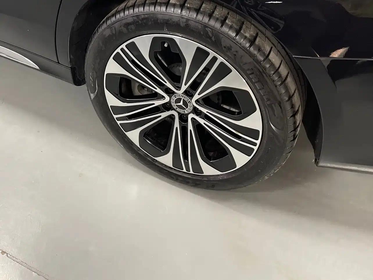 Mercedes-Benz E-Class PHEV 2024 E 350 e L Plug-in Hybrid Sedan — миниатюра 9