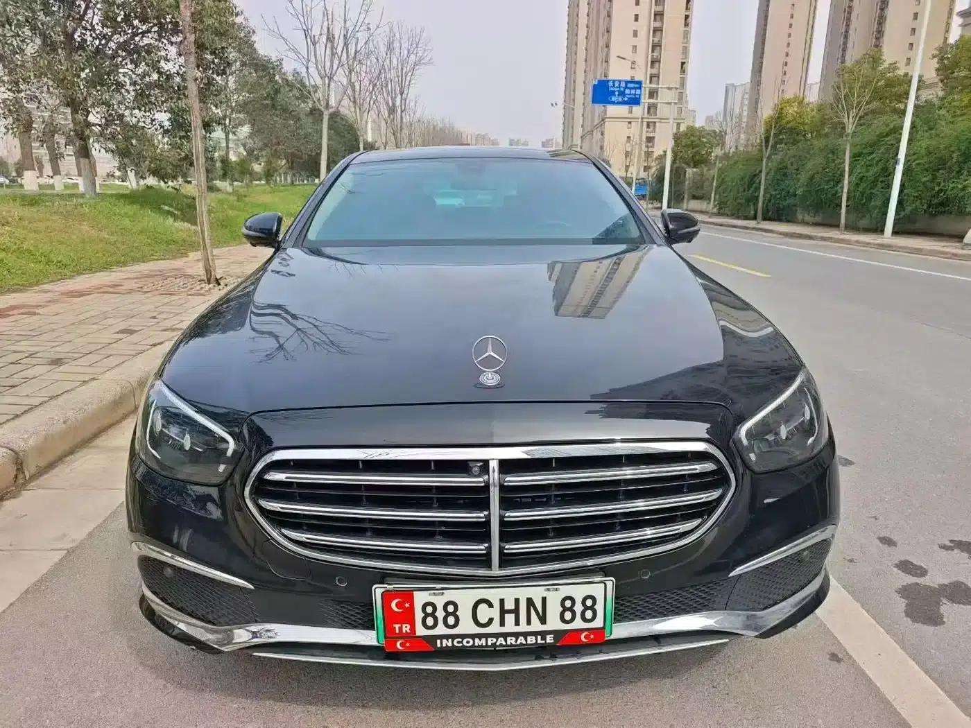 Mercedes-Benz E-Class PHEV 2022 E 350 e L Plug-in Hybrid Sedan — миниатюра 2