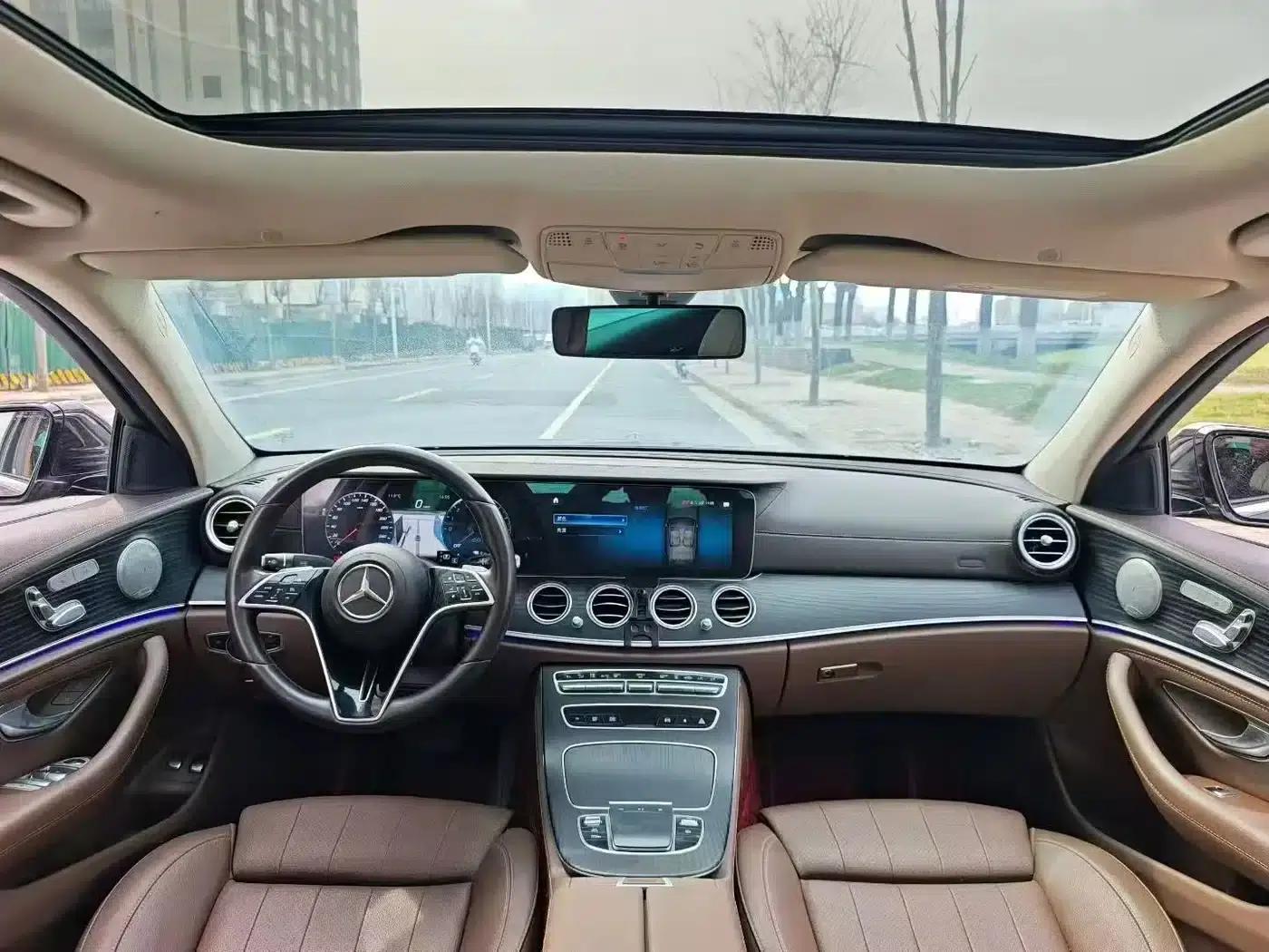 Mercedes-Benz E-Class PHEV 2022 E 350 e L Plug-in Hybrid Sedan — миниатюра 4