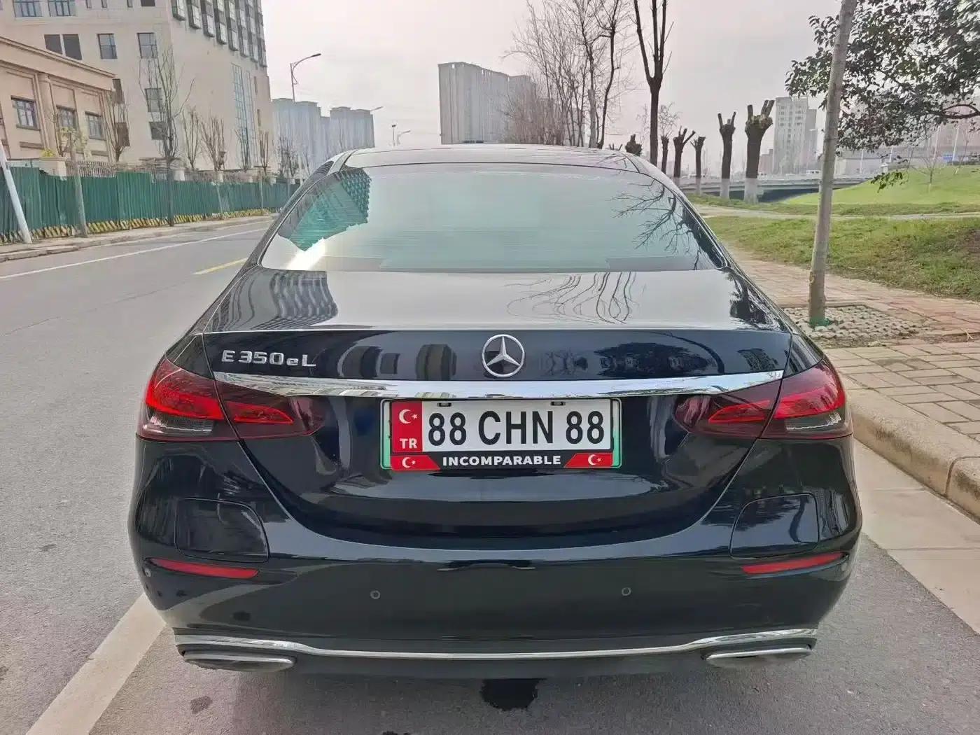 Mercedes-Benz E-Class PHEV 2022 E 350 e L Plug-in Hybrid Sedan — миниатюра 7