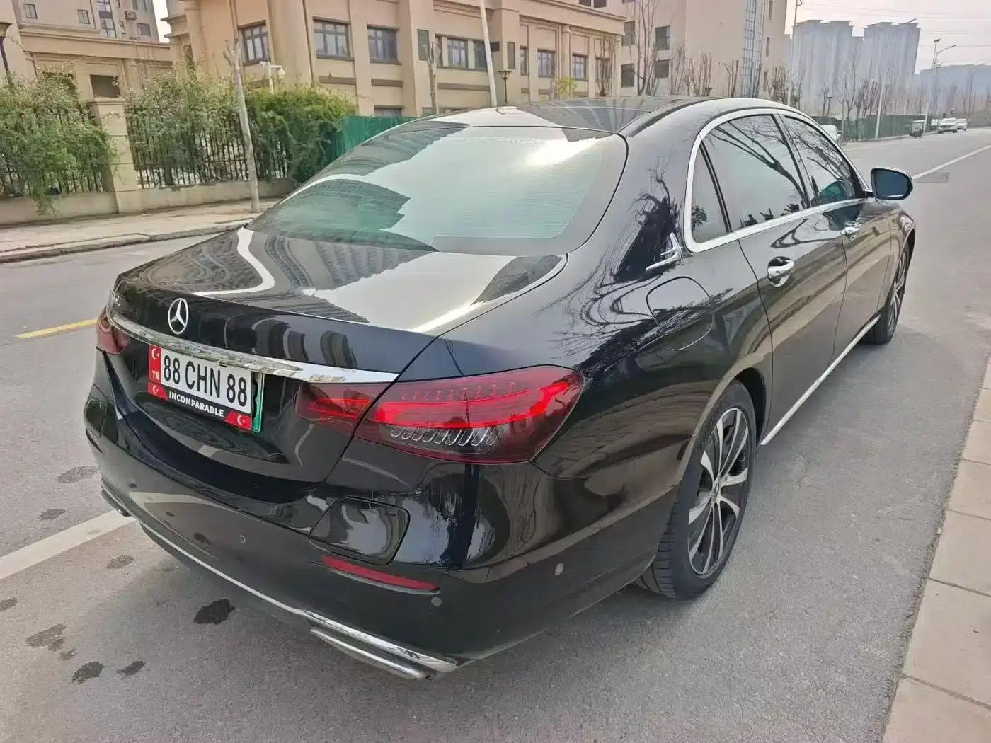 Mercedes-Benz E-Class PHEV 2022 E 350 e L Plug-in Hybrid Sedan — миниатюра 8