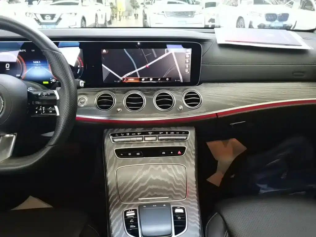 Mercedes-Benz E-Class PHEV 2022 Facelift E 350 e L Plug-in Hybrid Sports Sedan — миниатюра 13