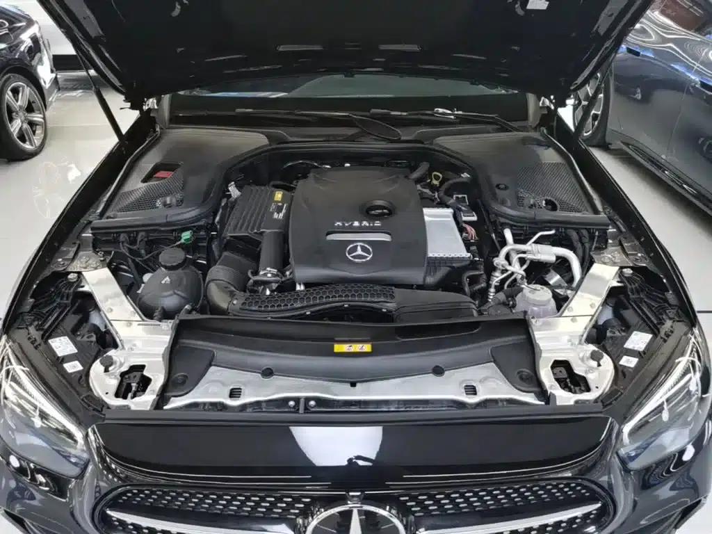 Mercedes-Benz E-Class PHEV 2022 Facelift E 350 e L Plug-in Hybrid Sports Sedan — миниатюра 20