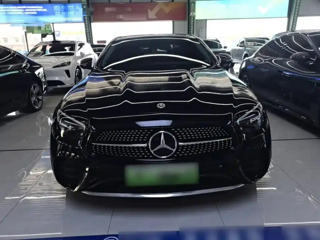 Mercedes-Benz E-Class PHEV 2022 Facelift E 350 e L Plug-in Hybrid Sports Sedan — миниатюра 3