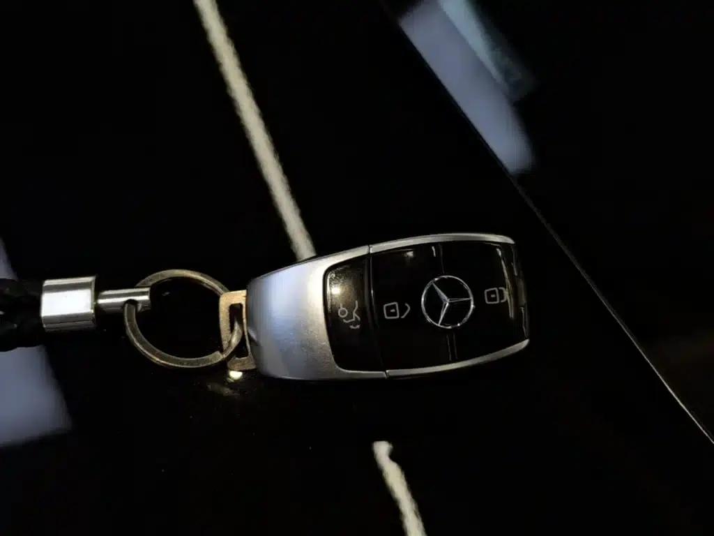 Mercedes-Benz E-Class PHEV 2022 Facelift E 350 e L Plug-in Hybrid Sports Sedan — миниатюра 9