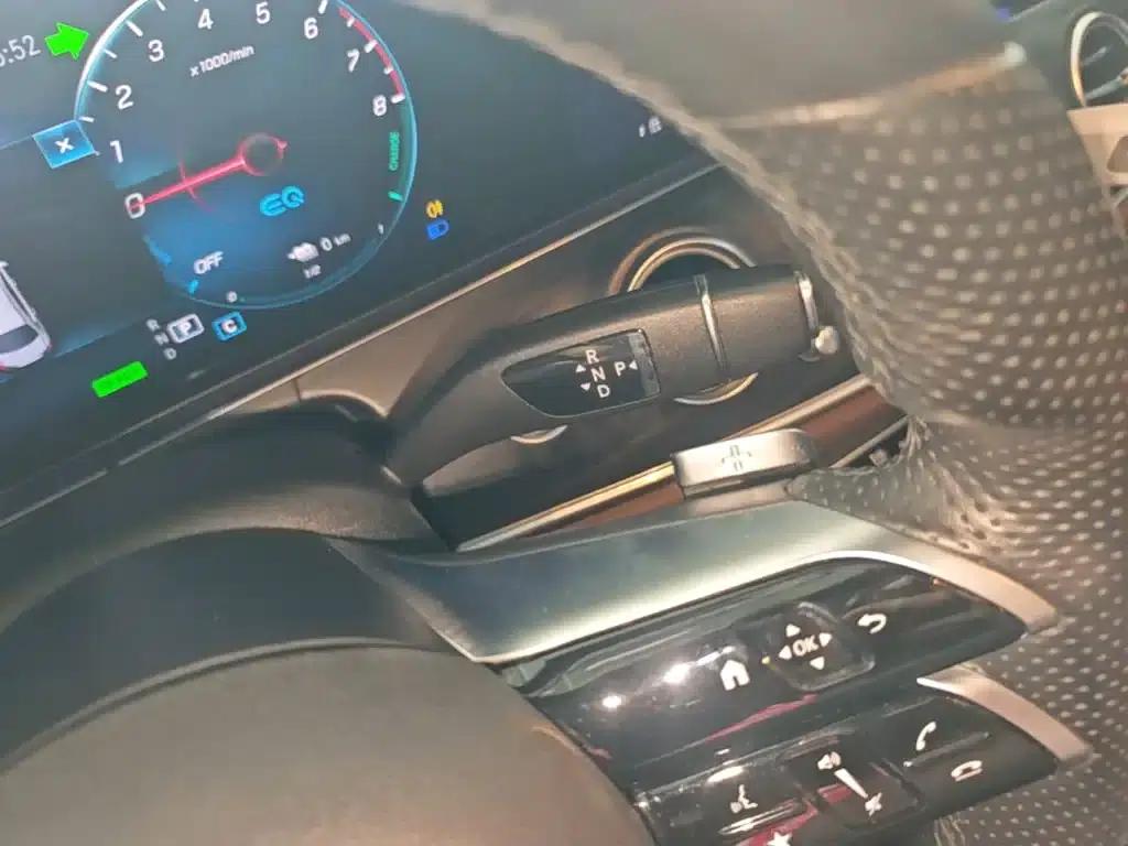 Mercedes-Benz E-Class PHEV 2022 Facelift E 350 e L Plug-in Hybrid Sports Sedan — миниатюра 14