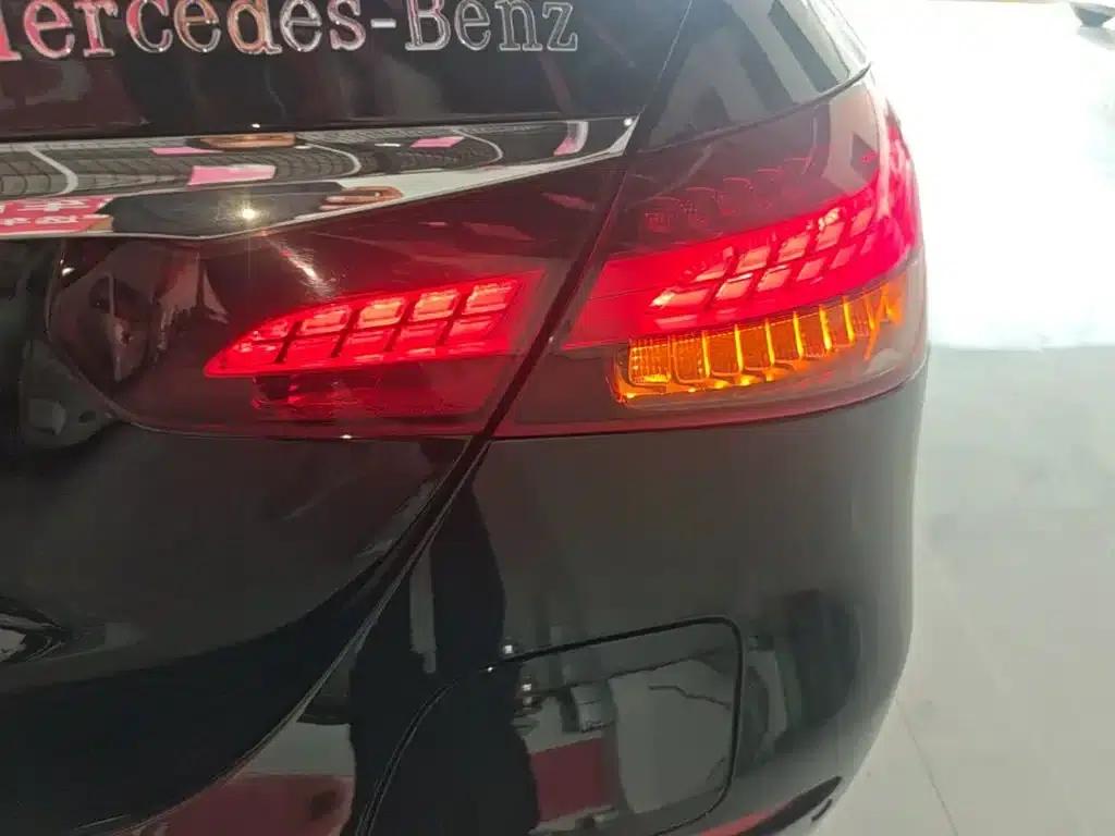 Mercedes-Benz E-Class PHEV 2022 Facelift E 350 e L Plug-in Hybrid Sports Sedan — миниатюра 8