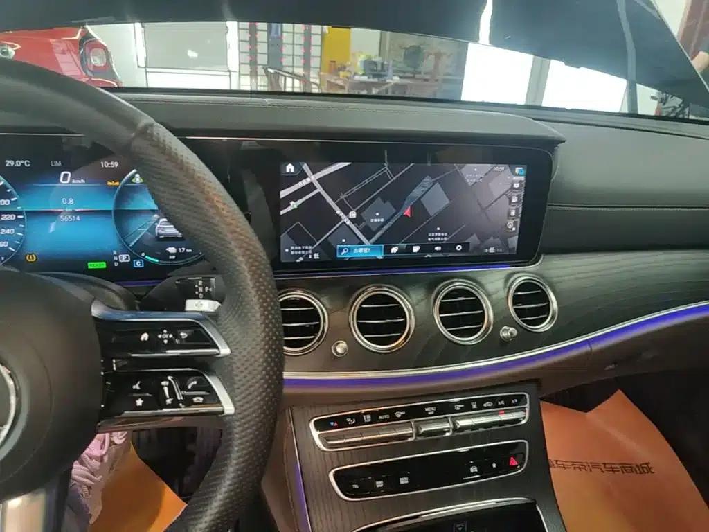 Mercedes-Benz E-Class PHEV 2023 E 350 e L Plug-in Hybrid Sports Sedan — миниатюра 13