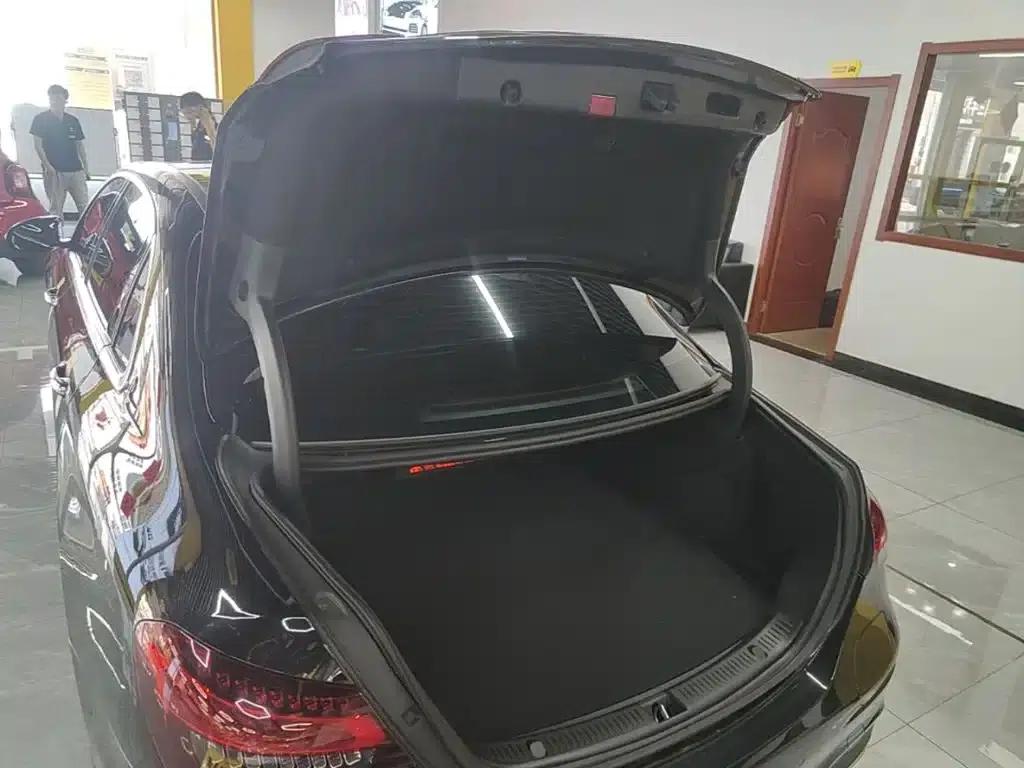 Mercedes-Benz E-Class PHEV 2023 E 350 e L Plug-in Hybrid Sports Sedan — миниатюра 19