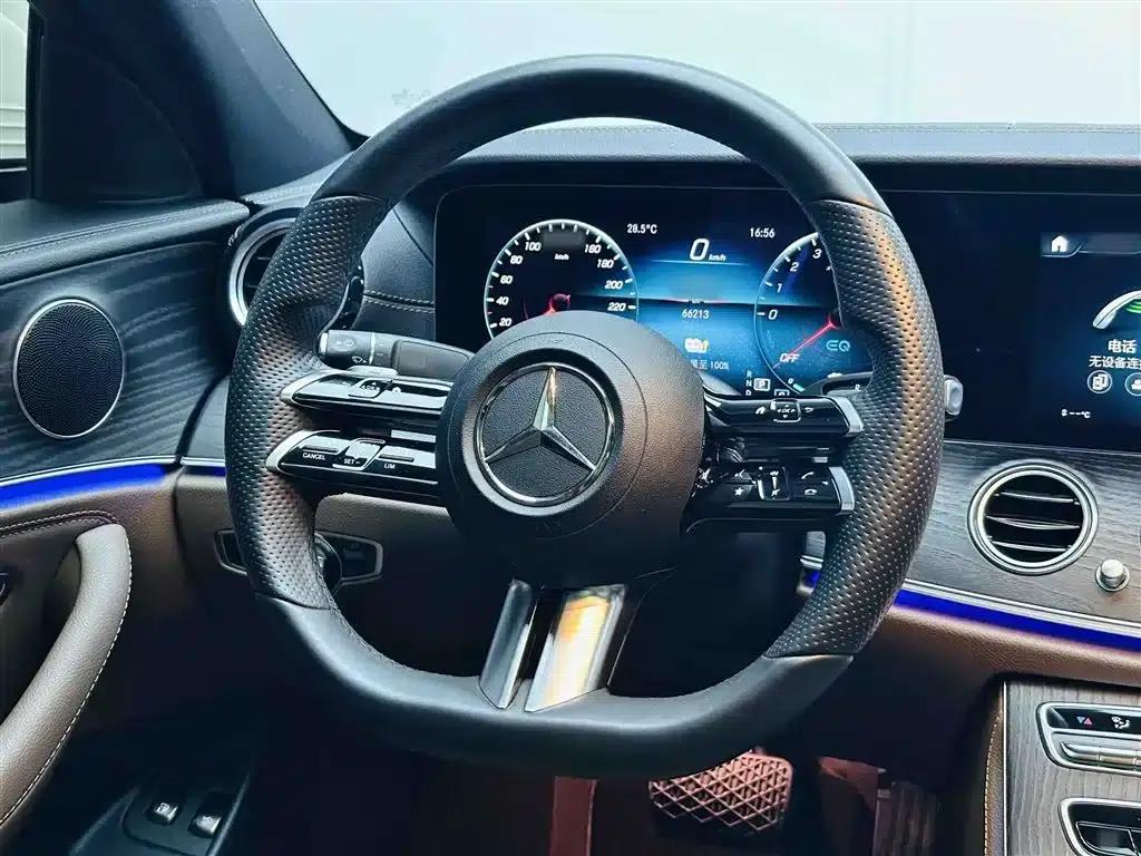 Mercedes-Benz E-Class PHEV 2023 E 350 e L Plug-in Hybrid Sports Sedan — миниатюра 11