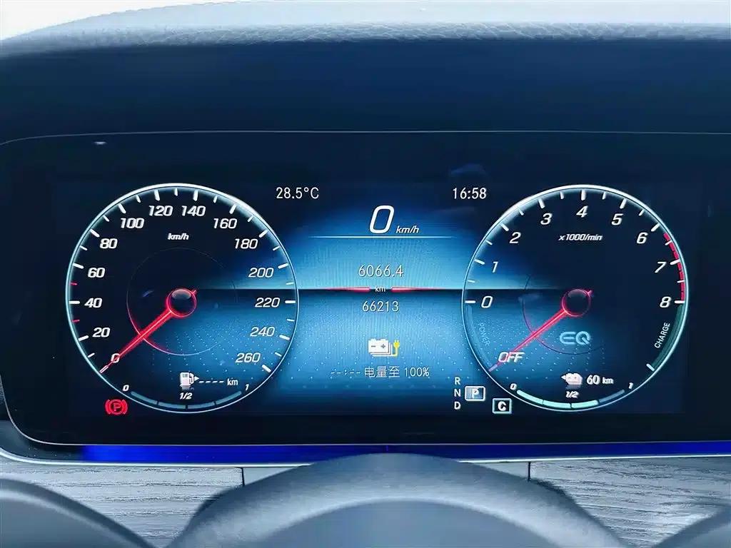 Mercedes-Benz E-Class PHEV 2023 E 350 e L Plug-in Hybrid Sports Sedan — миниатюра 12
