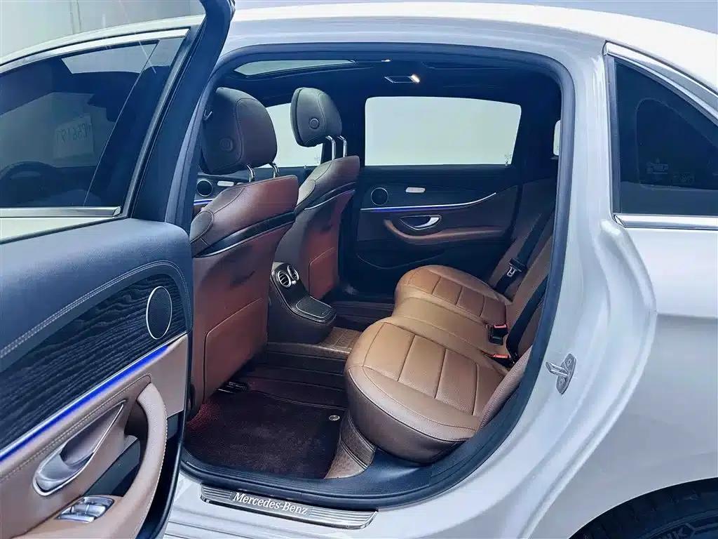 Mercedes-Benz E-Class PHEV 2023 E 350 e L Plug-in Hybrid Sports Sedan — миниатюра 17