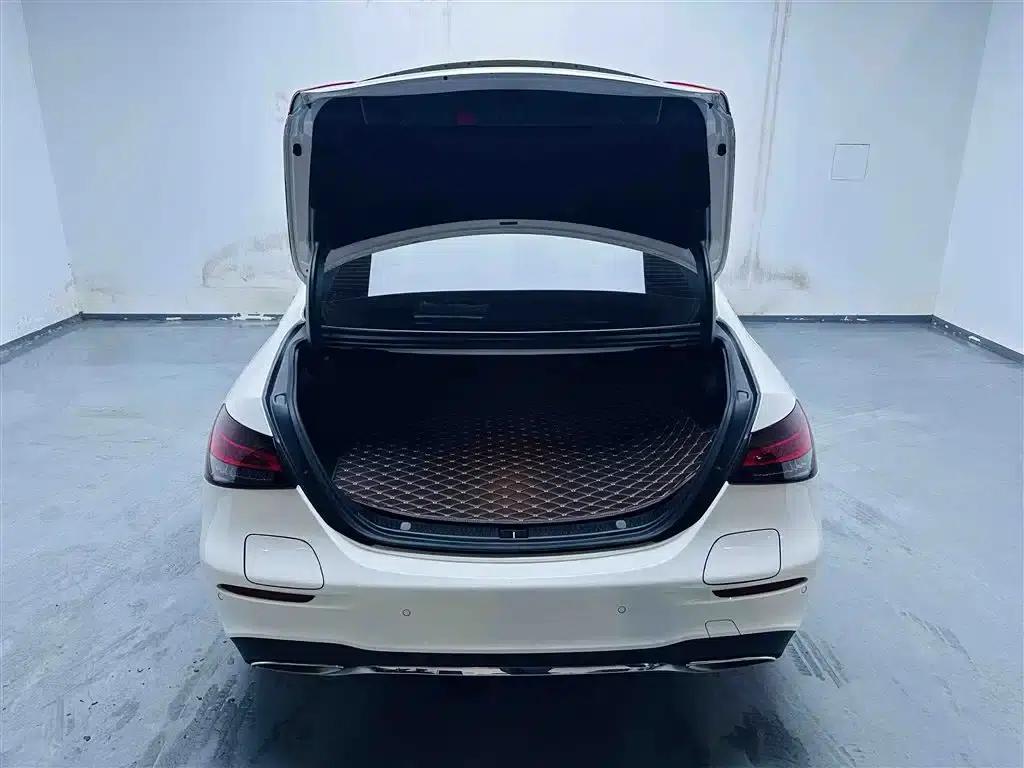 Mercedes-Benz E-Class PHEV 2023 E 350 e L Plug-in Hybrid Sports Sedan — миниатюра 19
