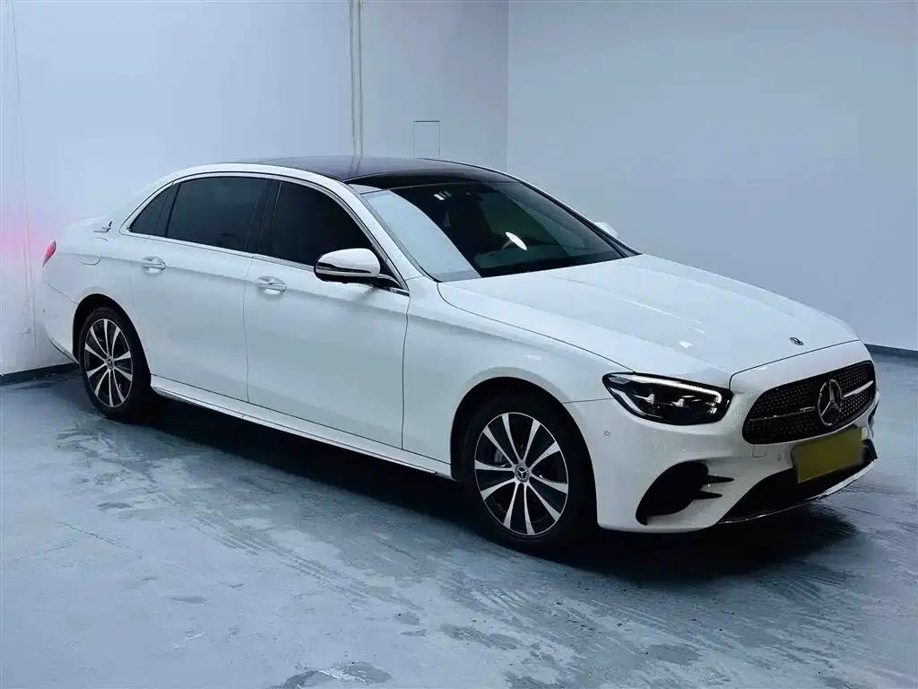 Mercedes-Benz E-Class PHEV 2023 E 350 e L Plug-in Hybrid Sports Sedan — миниатюра 4