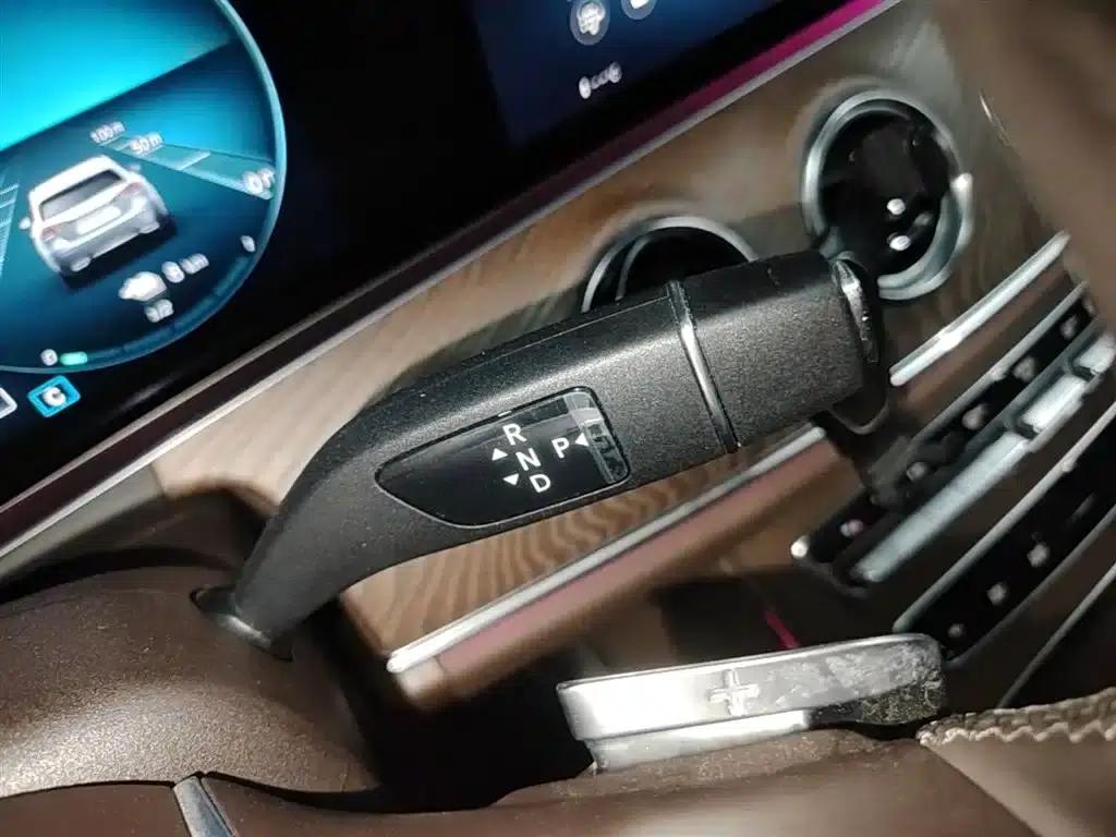 Mercedes-Benz E-Class PHEV 2022 Facelift E 350 e L Plug-in Hybrid Sedan — миниатюра 14