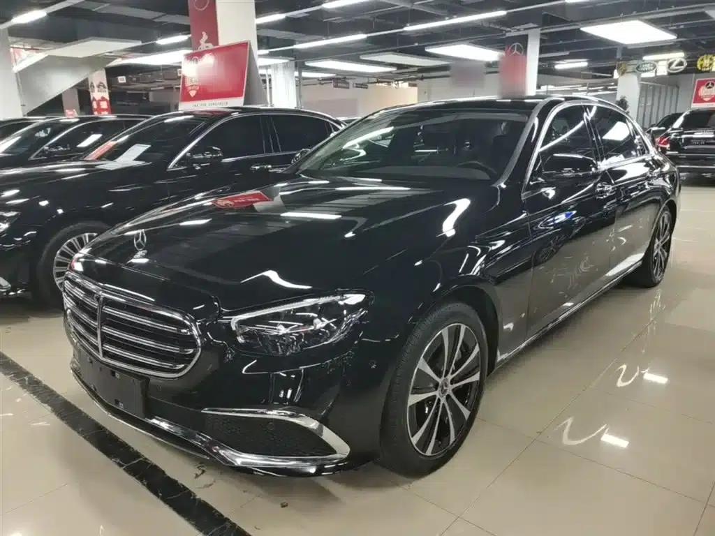 Mercedes-Benz E-Class PHEV 2023 E 350 e L Plug-in Hybrid Sedan — миниатюра 2