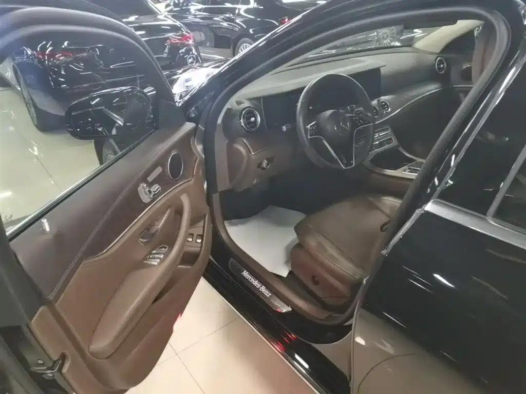Mercedes-Benz E-Class PHEV 2023 E 350 e L Plug-in Hybrid Sedan — миниатюра 16