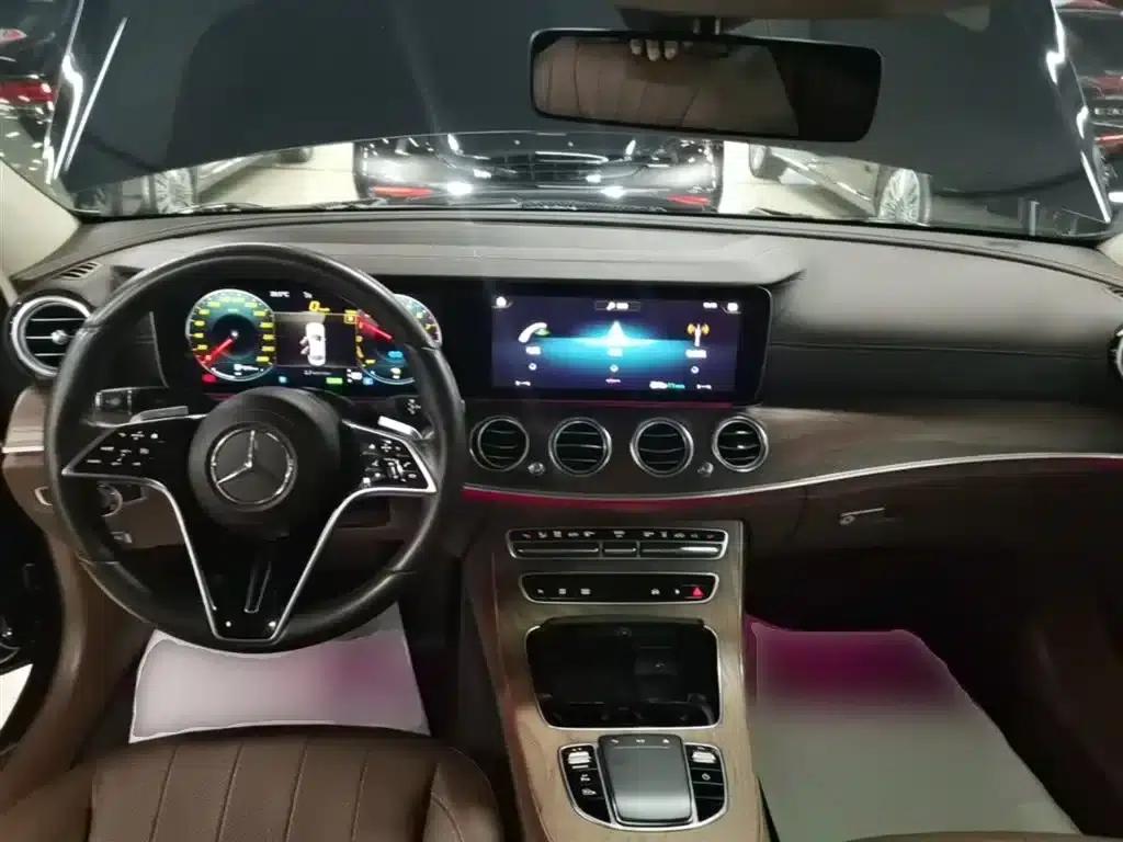 Mercedes-Benz E-Class PHEV 2023 E 350 e L Plug-in Hybrid Sedan — миниатюра 10