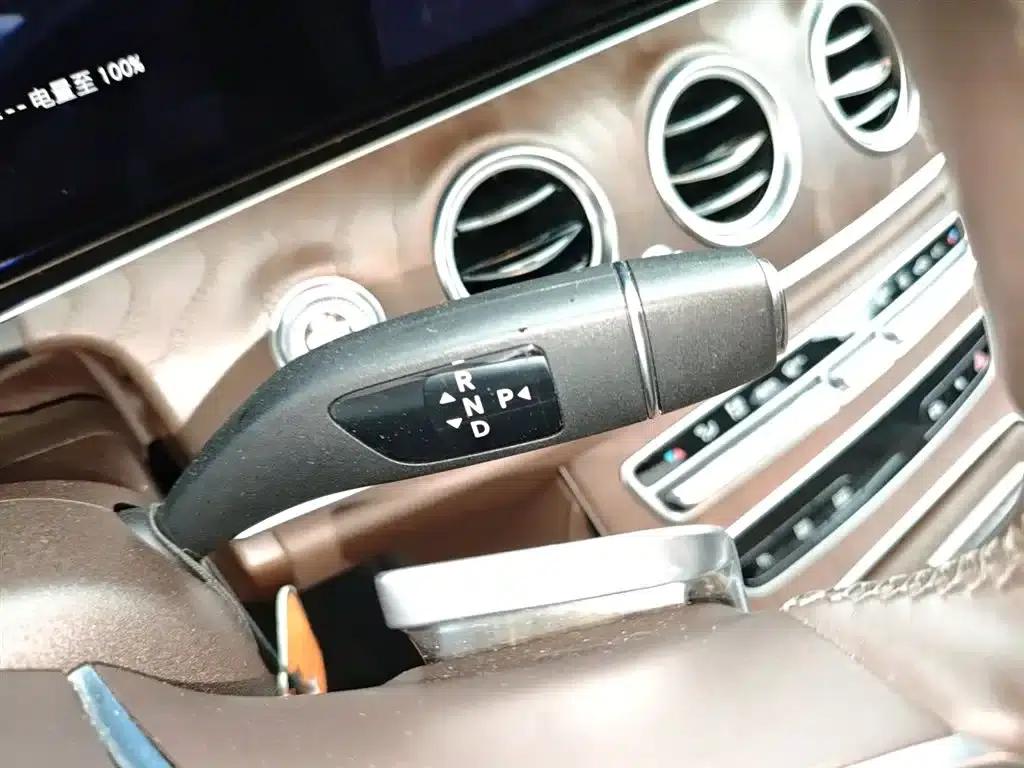 Mercedes-Benz E-Class PHEV 2022 Facelift E 350 e L Plug-in Hybrid Sedan — миниатюра 7