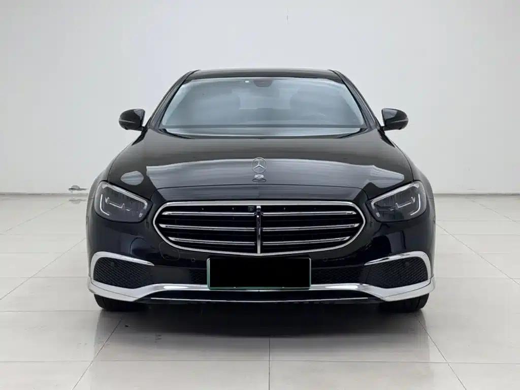 Mercedes-Benz E-Class PHEV 2023 E 350 e L Plug-in Hybrid Sedan — миниатюра 17