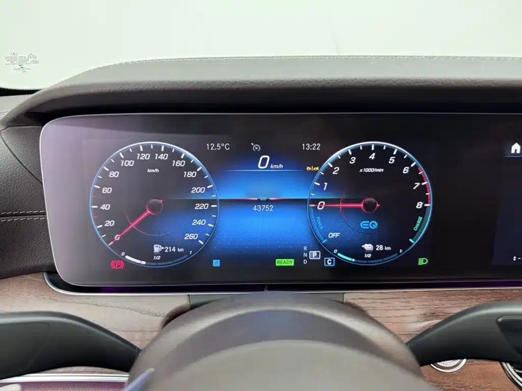 Mercedes-Benz E-Class PHEV 2023 E 350 e L Plug-in Hybrid Sedan — миниатюра 8
