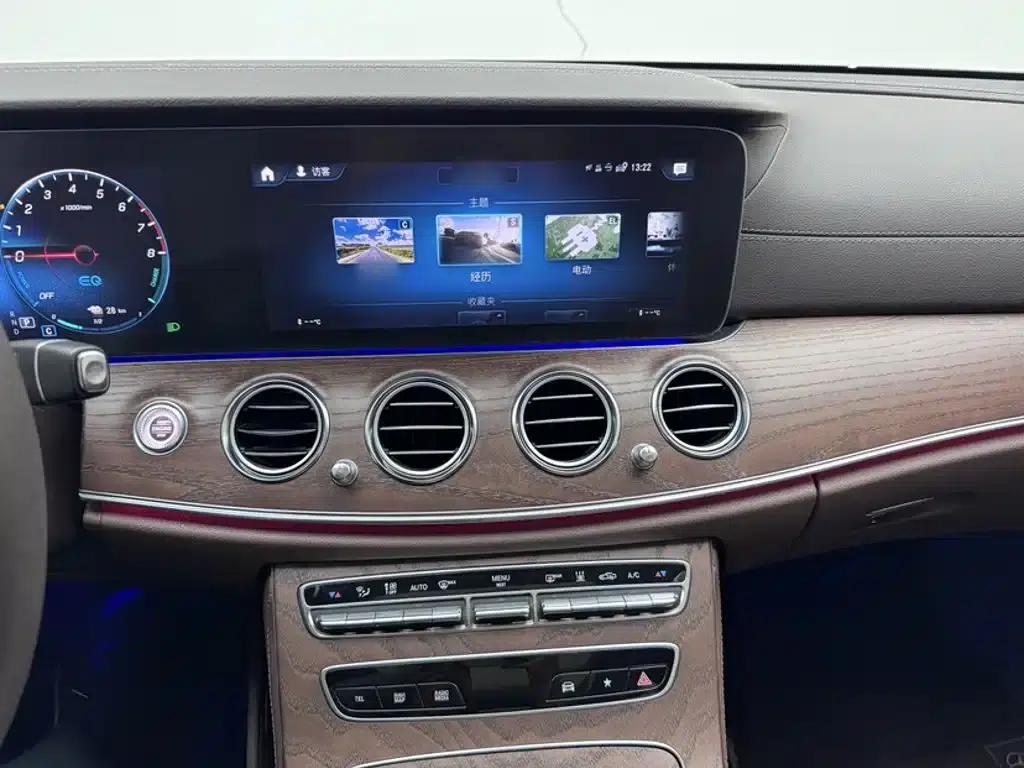 Mercedes-Benz E-Class PHEV 2023 E 350 e L Plug-in Hybrid Sedan — миниатюра 10