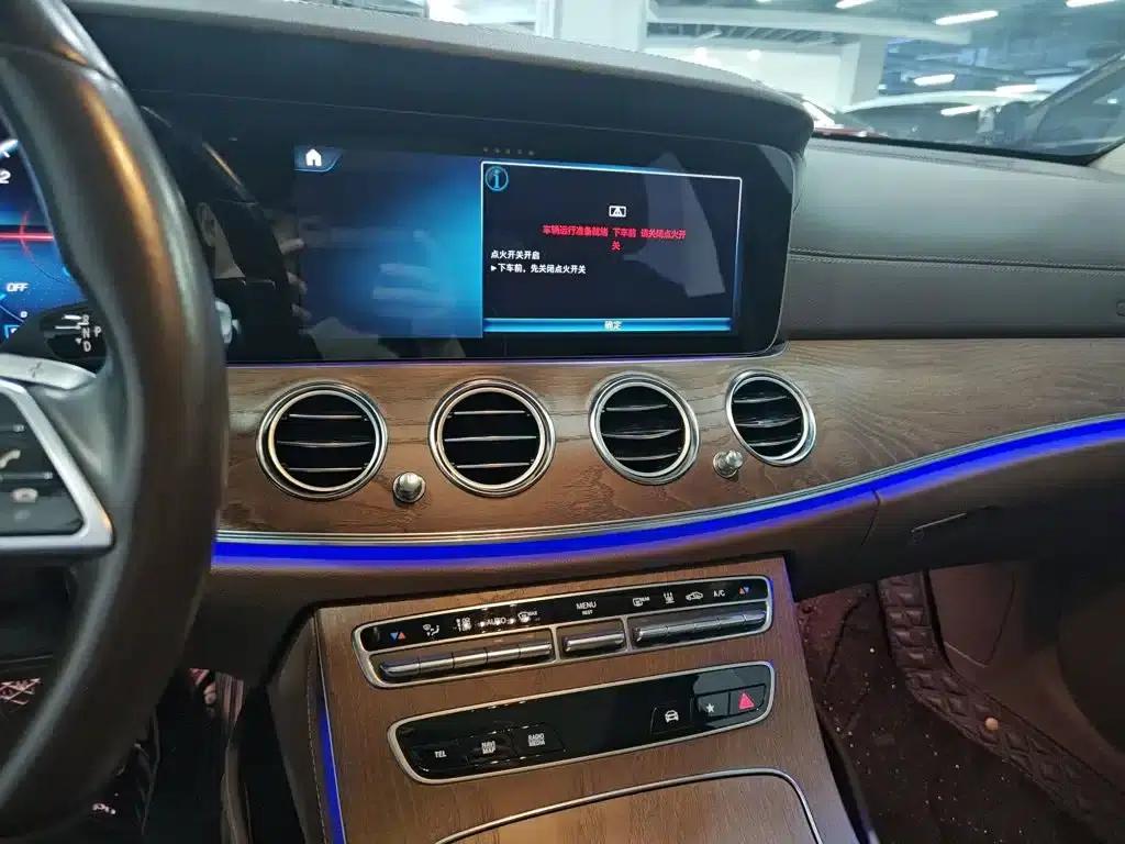 Mercedes-Benz E-Class PHEV 2022 Facelift E 350 e L Plug-in Hybrid Sedan — миниатюра 13
