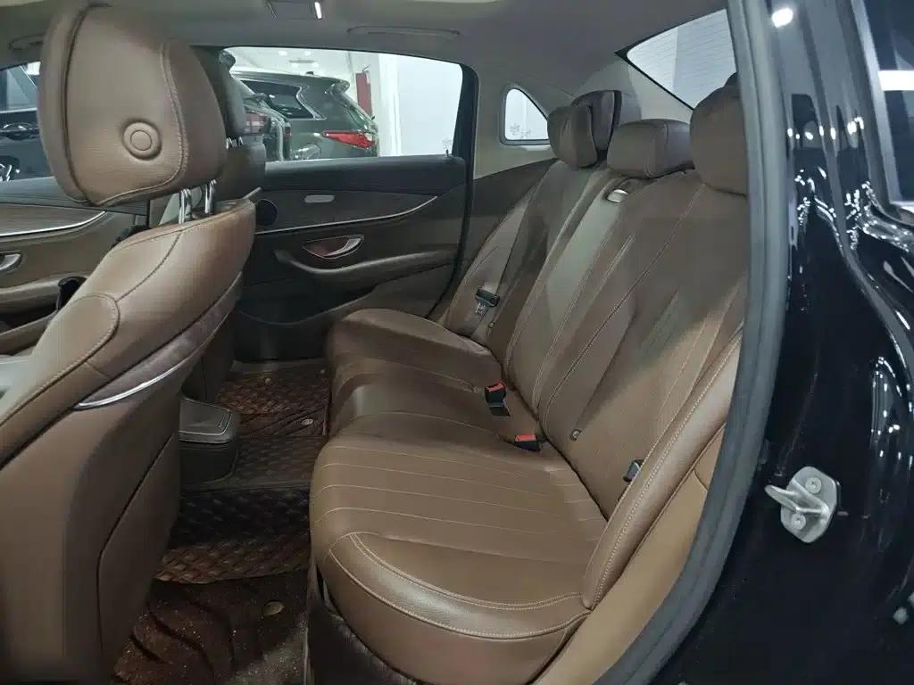 Mercedes-Benz E-Class PHEV 2022 Facelift E 350 e L Plug-in Hybrid Sedan — миниатюра 17