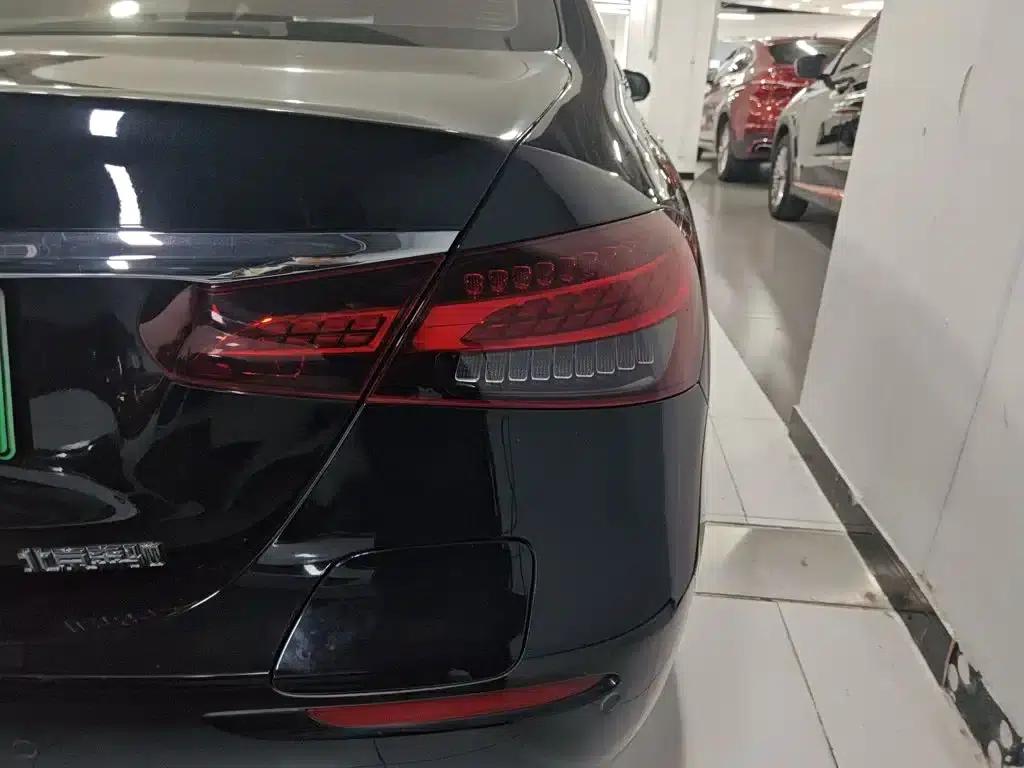 Mercedes-Benz E-Class PHEV 2022 Facelift E 350 e L Plug-in Hybrid Sedan — миниатюра 8