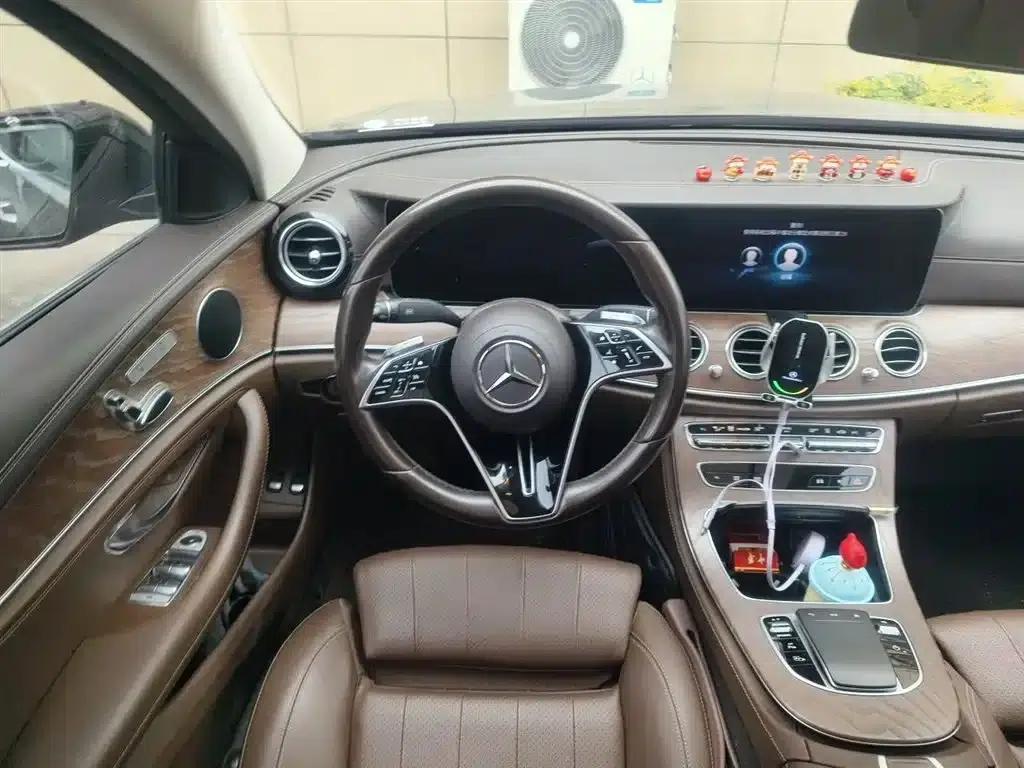 Mercedes-Benz E-Class PHEV 2022 Facelift E 350 e L Plug-in Hybrid Sedan — миниатюра 3