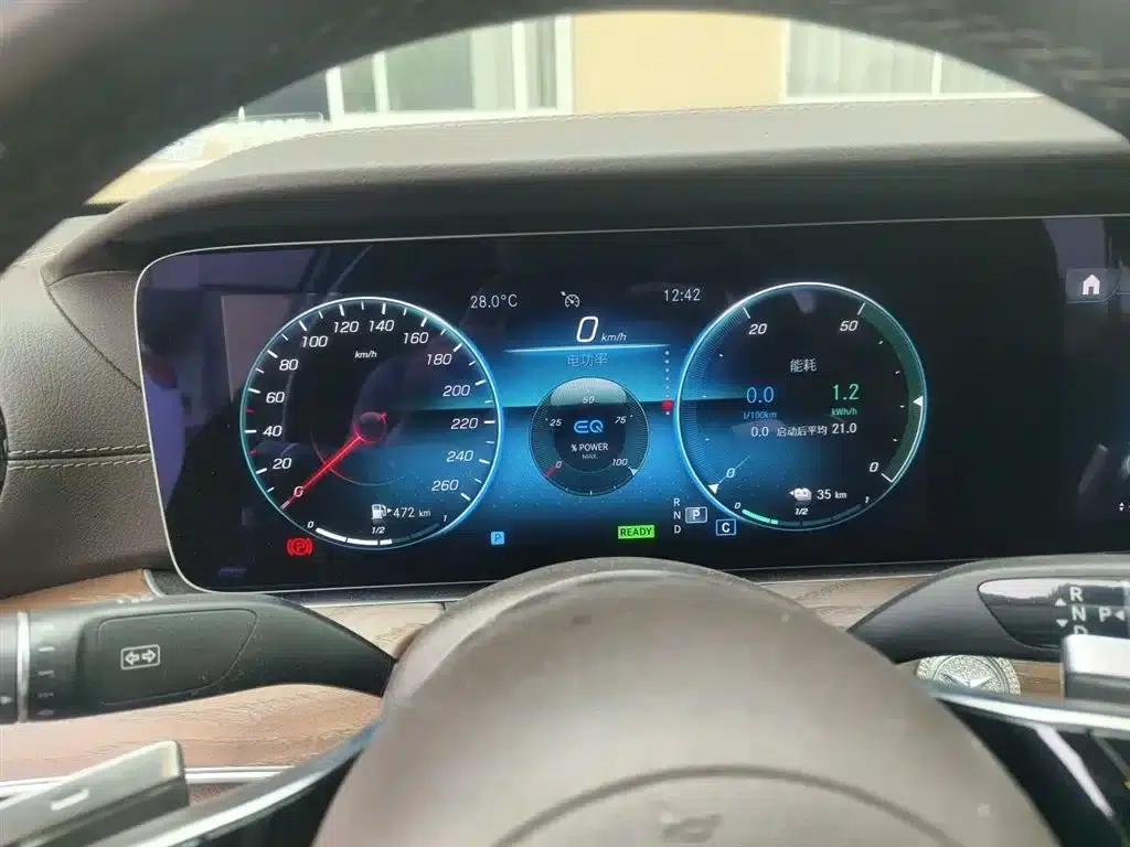 Mercedes-Benz E-Class PHEV 2022 Facelift E 350 e L Plug-in Hybrid Sedan — миниатюра 4