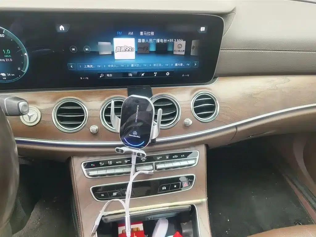 Mercedes-Benz E-Class PHEV 2022 Facelift E 350 e L Plug-in Hybrid Sedan — миниатюра 6