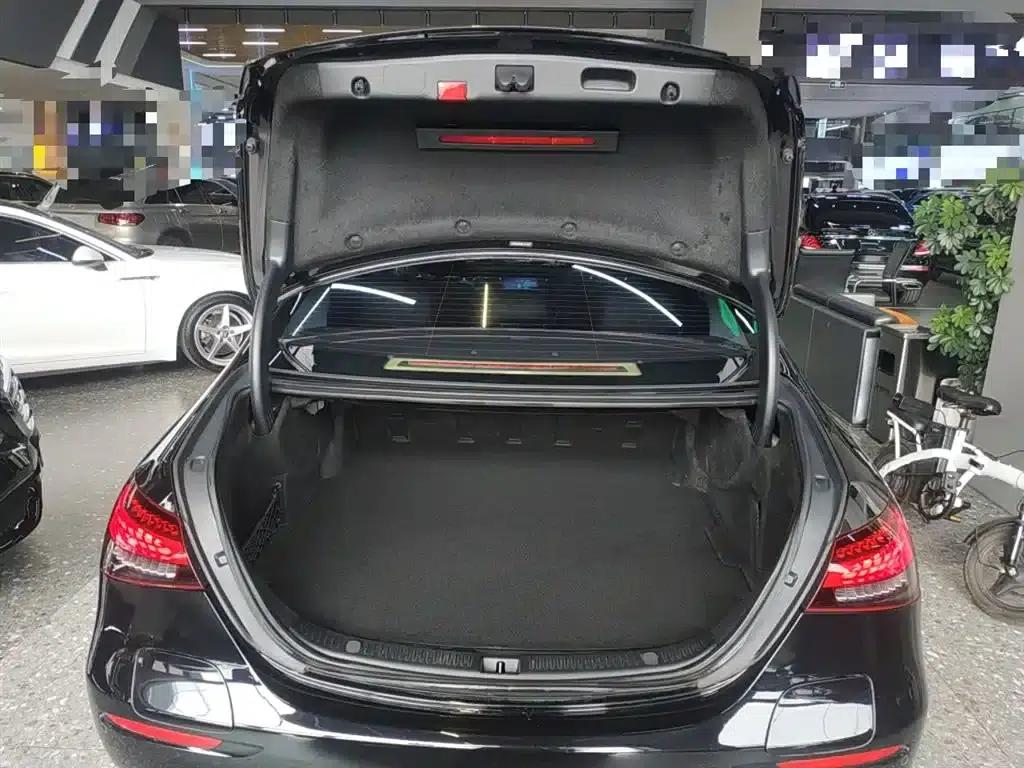 Mercedes-Benz E-Class PHEV 2022 Facelift E 350 e L Plug-in Hybrid Sedan — миниатюра 15