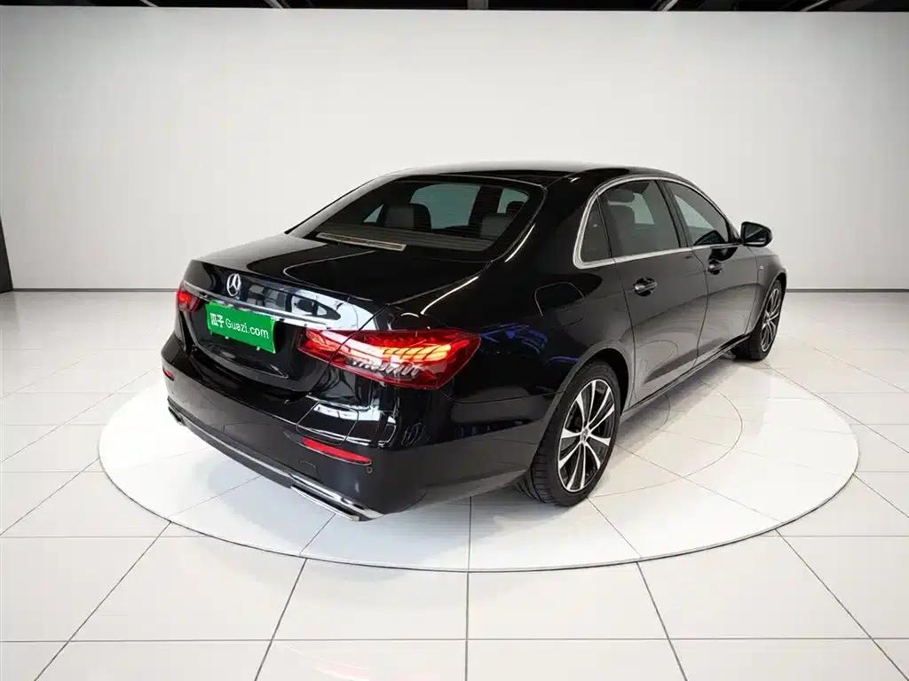 Mercedes-Benz E-Class PHEV 2022 Facelift E 350 e L Plug-in Hybrid Sedan — миниатюра 5