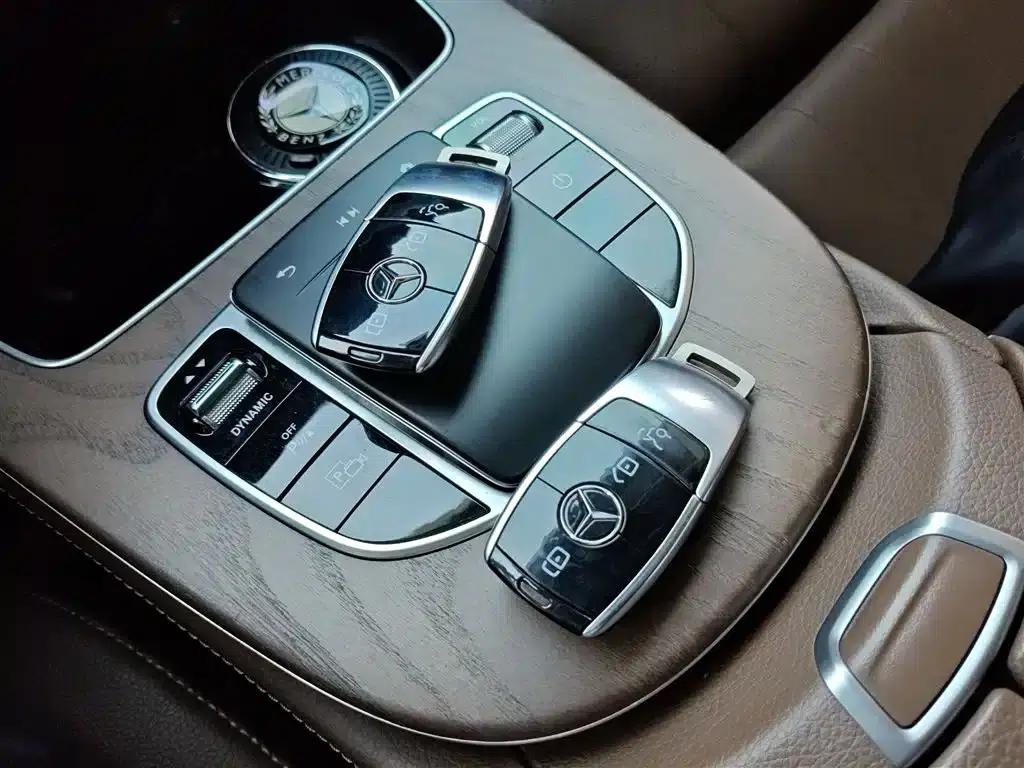 Mercedes-Benz E-Class PHEV 2022 Facelift E 350 e L Plug-in Hybrid Sedan — миниатюра 9