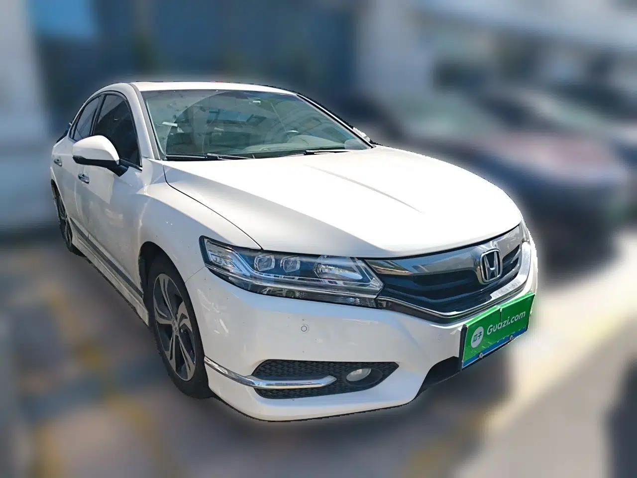 Honda Spirior 2015 2.4L Prestige Edition — миниатюра 3