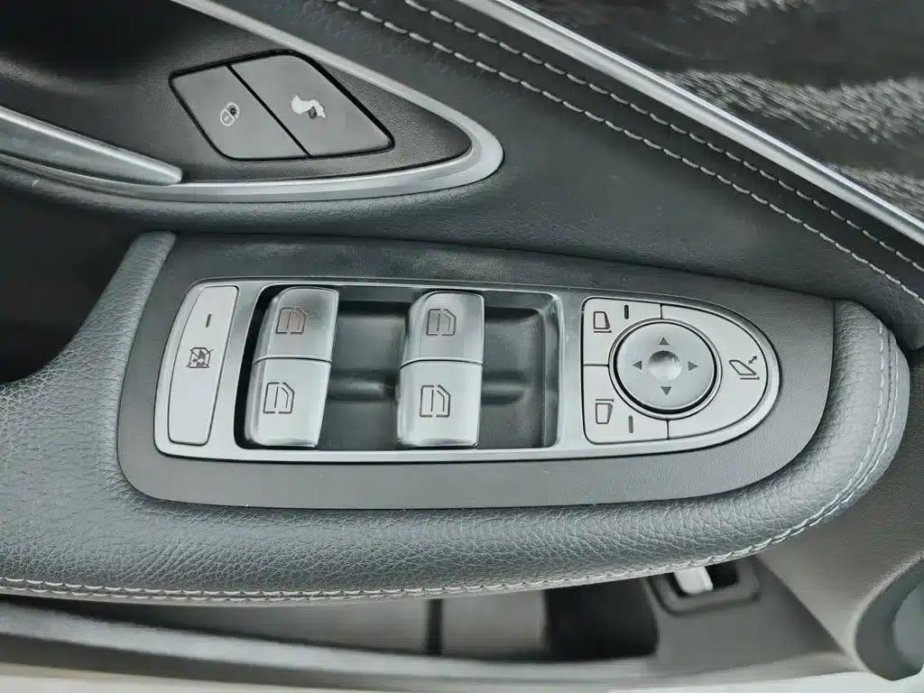 2017 Mercedes-Benz C-Class Facelift C 180 L Fashion Sport Edition — миниатюра 9