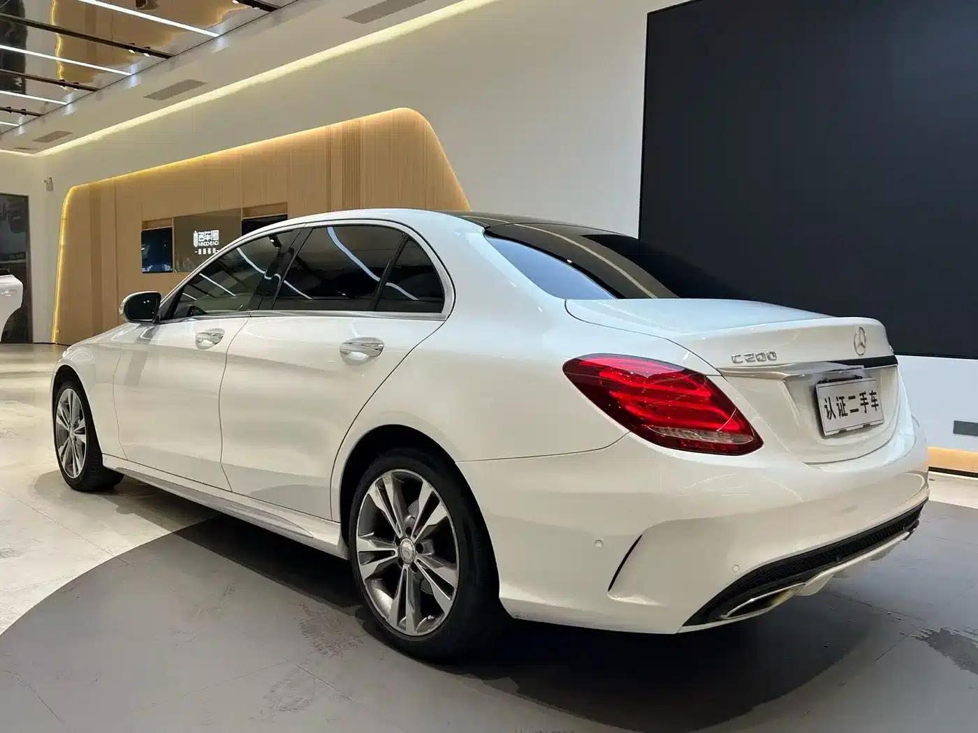 2015 Mercedes-Benz C-Class C 200 L 4MATIC — миниатюра 17