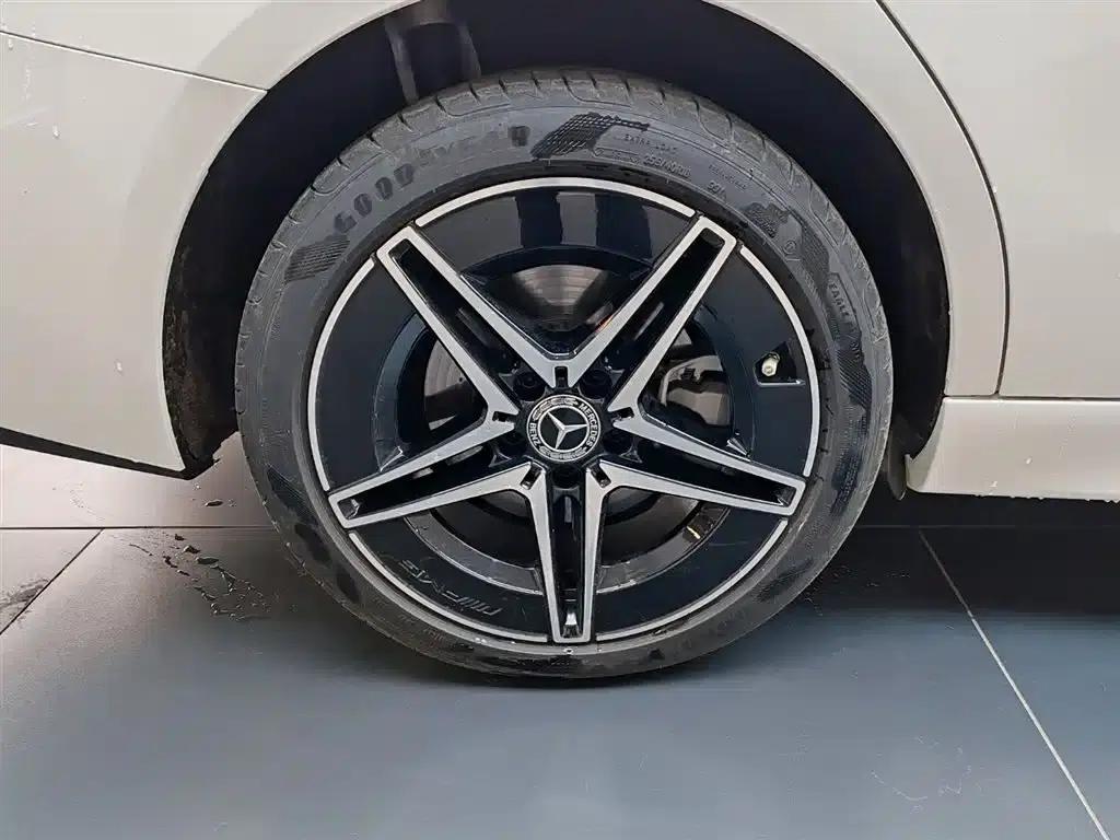 2024 Mercedes-Benz C-Class C 260 L Midnight Sport Edition — миниатюра 13