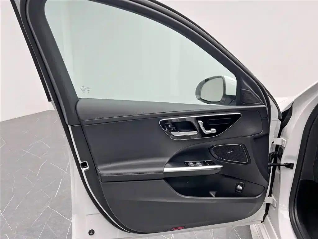 Mercedes-Benz C-Class 2023 Facelift C 200 L Sport Edition — миниатюра 13