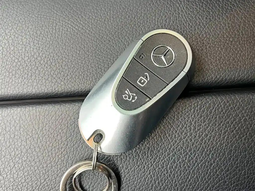 Mercedes-Benz C-Class 2023 Facelift C 200 L Sport Edition — миниатюра 18