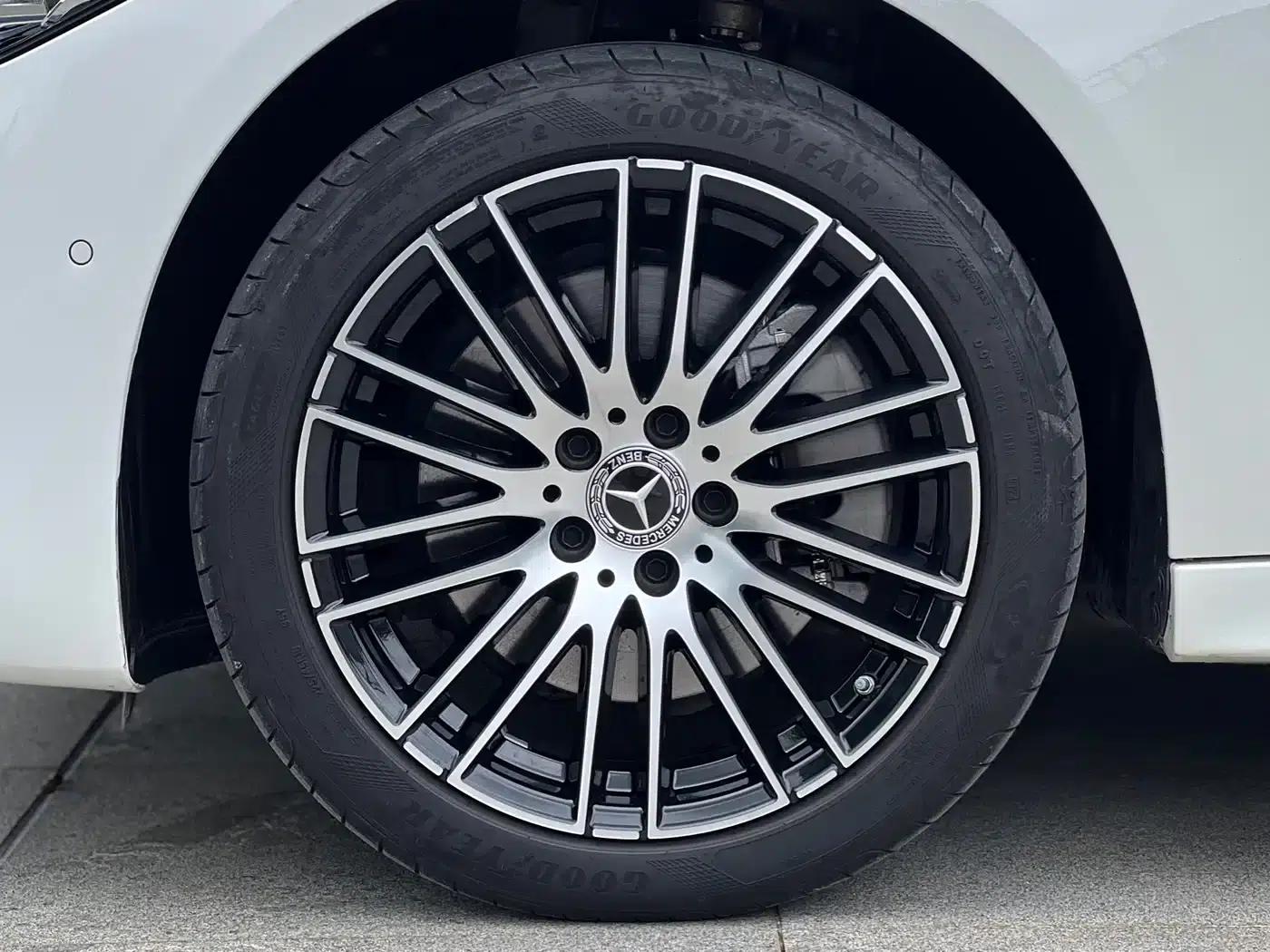 Mercedes-Benz C-Class 2024 Facelift C 260 L Sport Edition — миниатюра 11