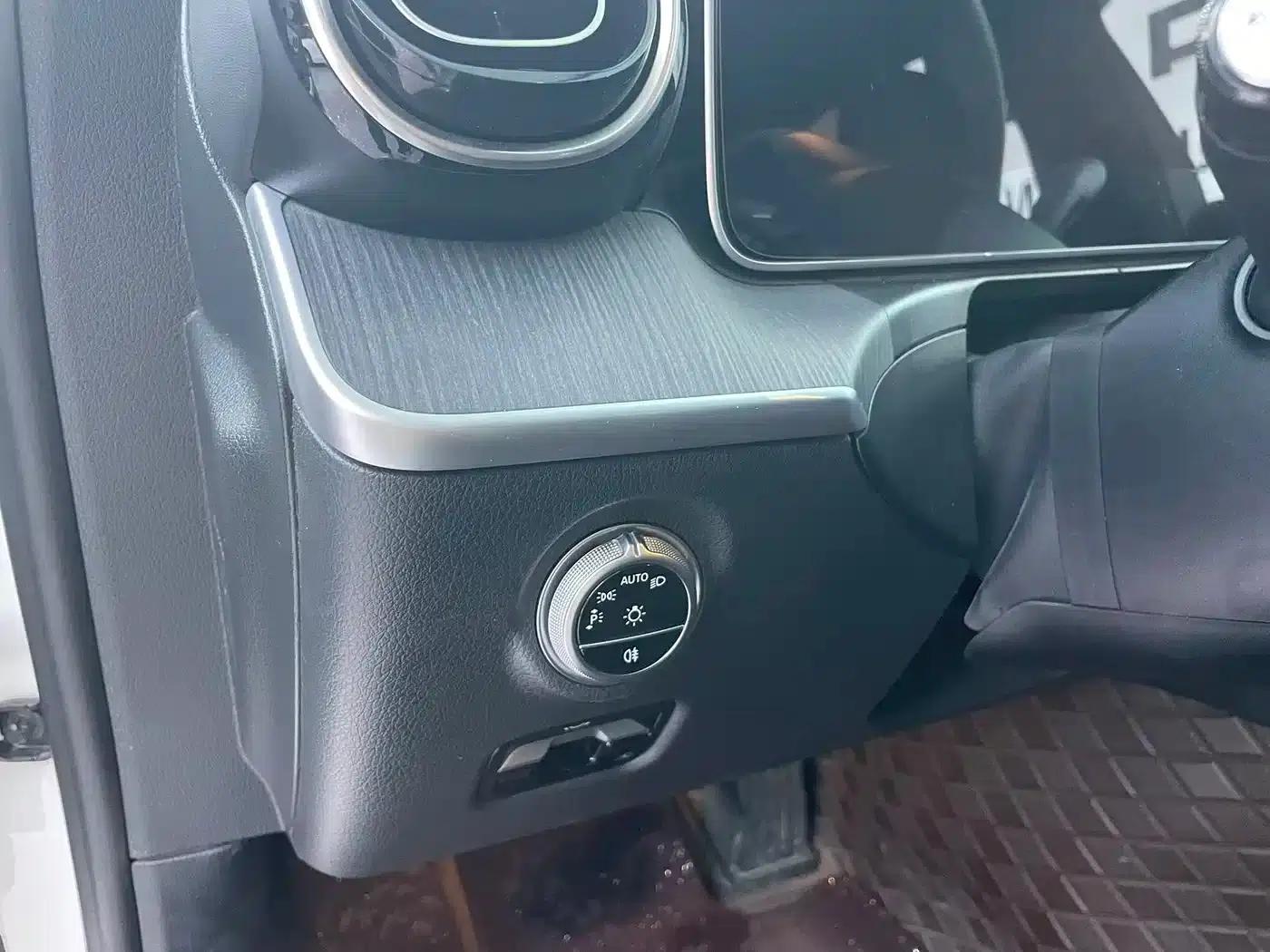 2023 Mercedes-Benz C-Class C 200 L Sport Edition — миниатюра 9