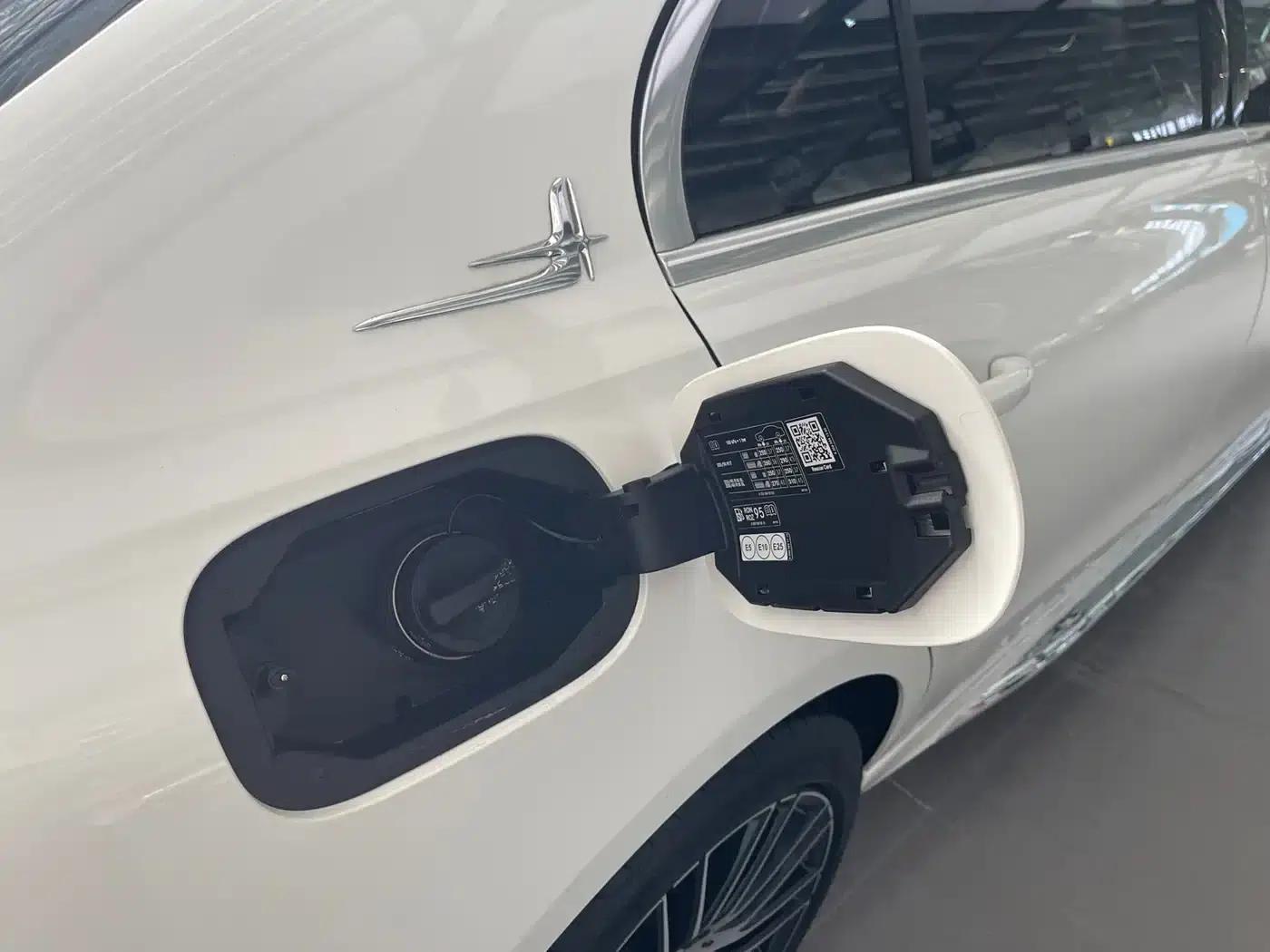 Mercedes-Benz C-Class 2024 Facelift C 260 L Sport Edition — миниатюра 31