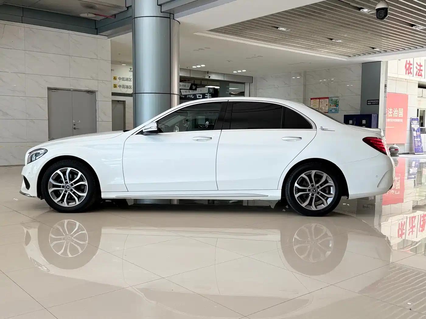 2017 Mercedes-Benz C-Class Facelift C 180 L Fashion Sport Edition — миниатюра 7