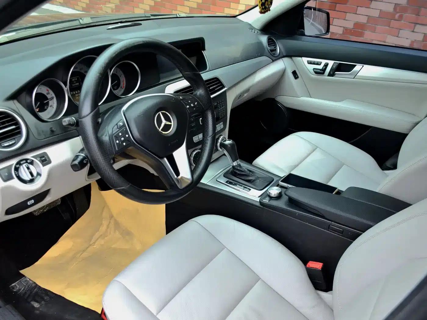 Imported Mercedes-Benz C-Class 2011 C 200 Fashion Touring Edition — миниатюра 12